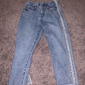 jeans with zipper detail